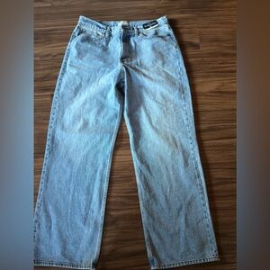 Abercrombie & Fitch Mid Rise Slouchy Jean- NWT 31 W Long